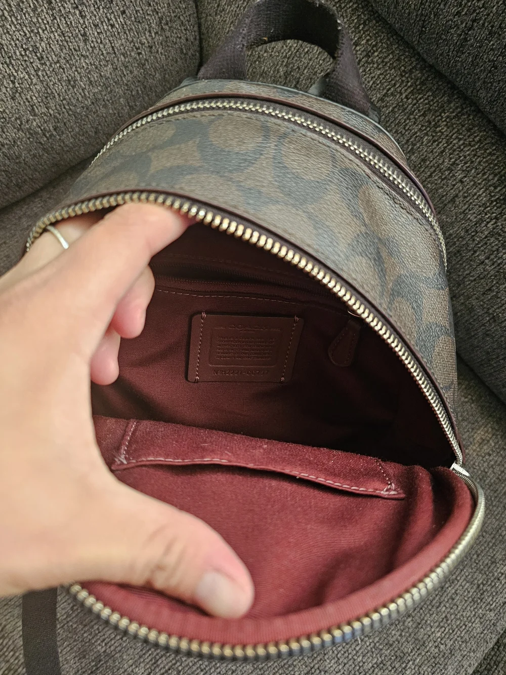 Coach bold carry everyday